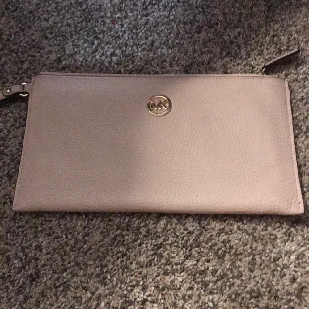 Large Clutch